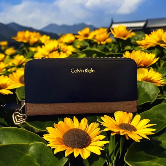 Calvin Klein Handbags - Calvin Klein Wallet with Black & Brown Leather. Two Tone Leather Color Blocking